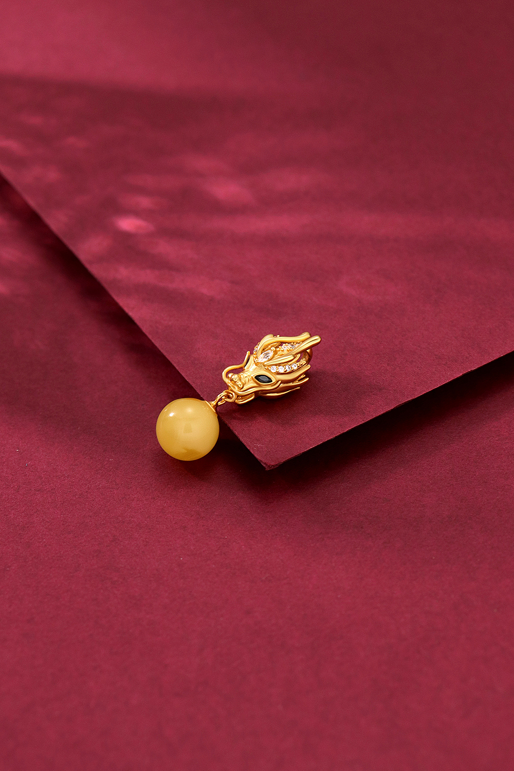 电商饰品拍摄-本命年龙饰品-创意时尚银饰（图ZMzU5Mjg1MzQ0） - 产品摄影 - 站酷设计师片刻宁静原创素材 - 站酷ZCOOL