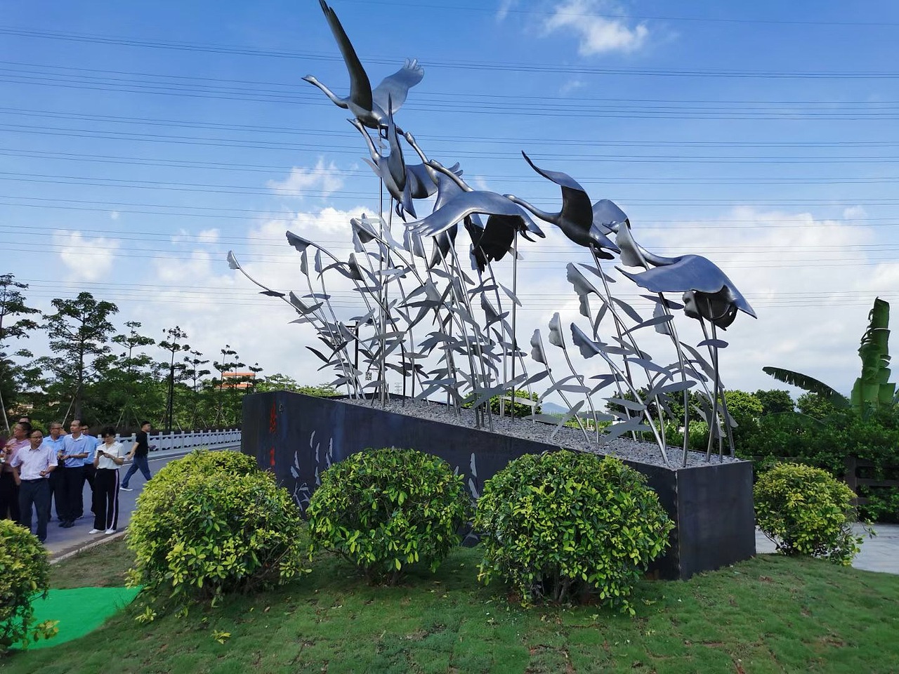 大型景观雕塑不锈钢雕塑款式尺寸颜色可定制 厂家定制（图ZMzY0MDY4MTcy） - 景观设计 - 站酷设计师辉华金属原创素材 - 站酷ZCOOL