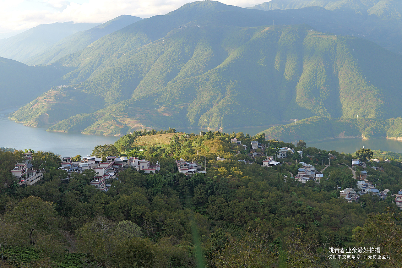 云南临沧凤庆县大寺乡澜沧江小湾电站库区姚青春照片