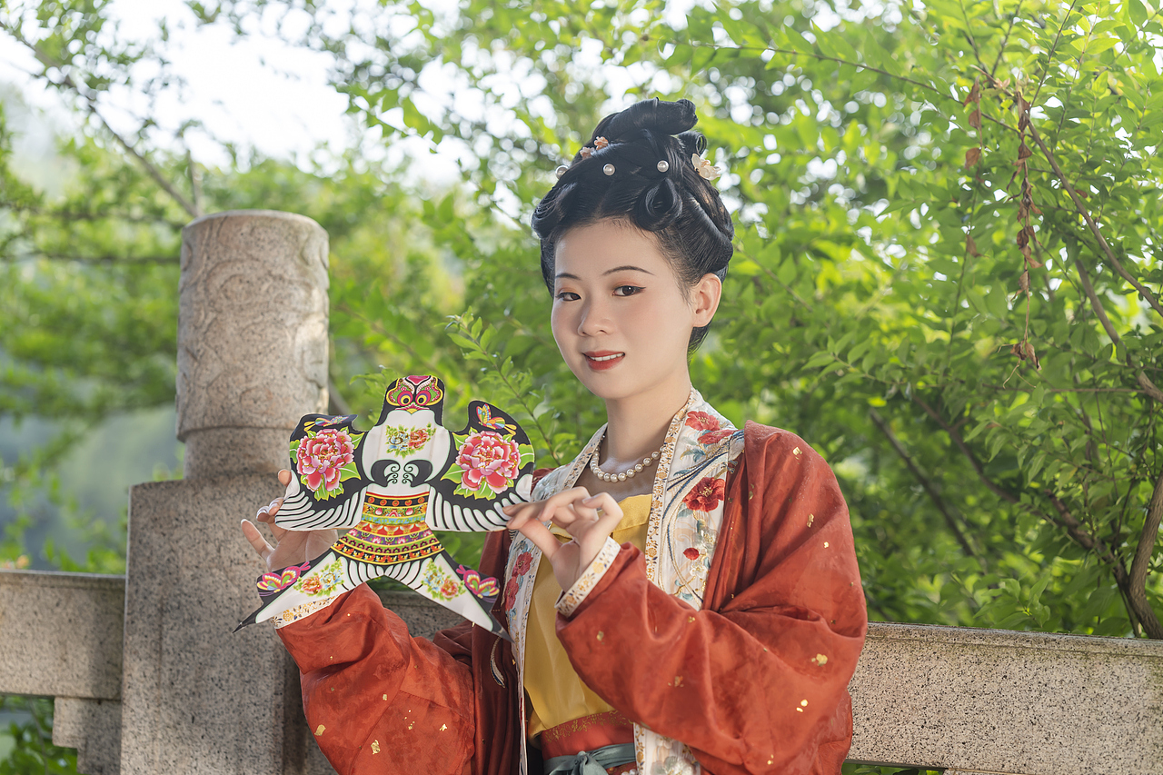 如梦令-刚化形的人间小锦鲤（图ZMzE3ODUwODI4） - 人像摄影 - 站酷设计师鲤镜原创素材 - 站酷ZCOOL