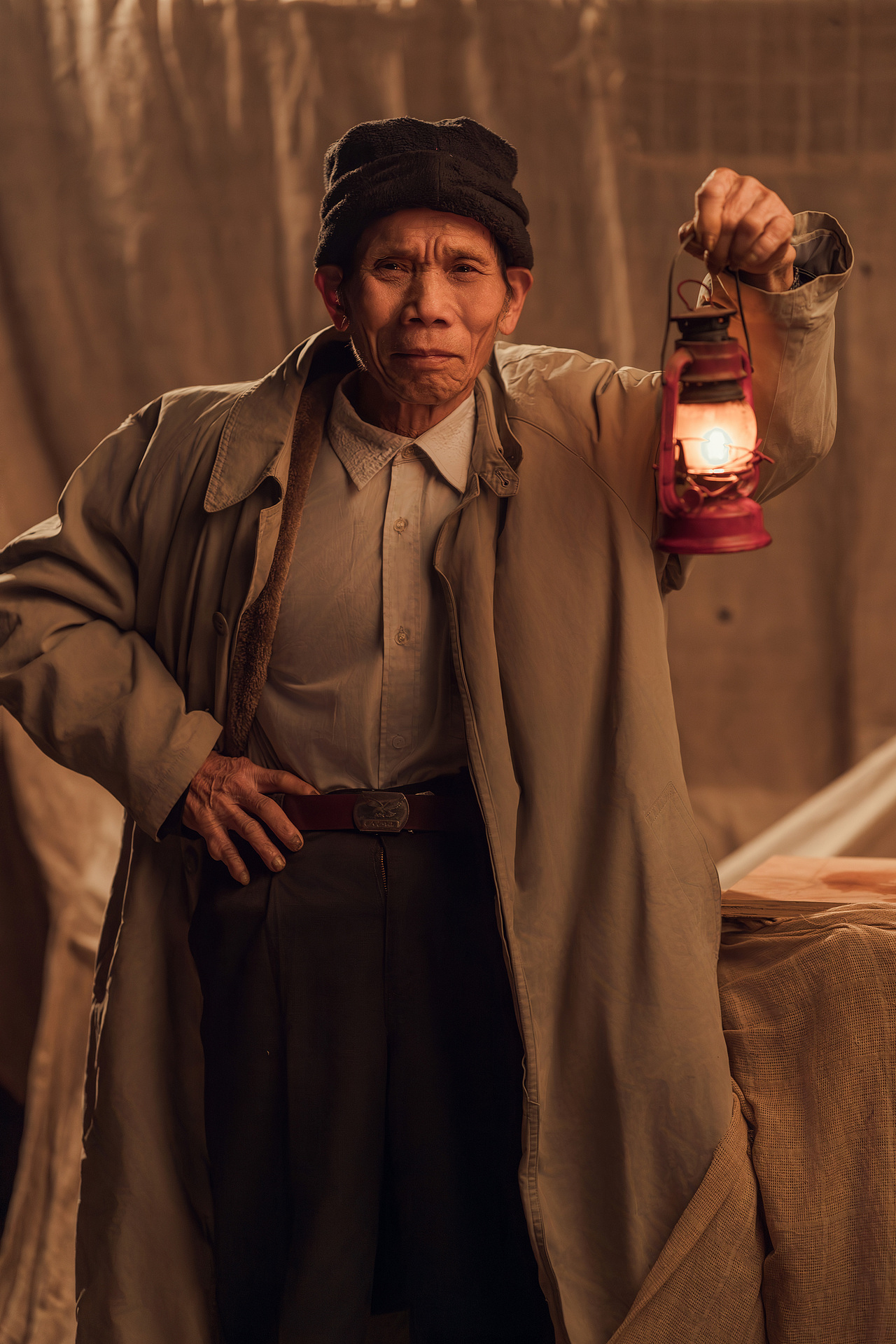 我們的父輩，無(wú)聲的吶喊（圖ZMzYxNzA5NTQw） - 人像攝影 - 站酷設(shè)計(jì)師夏萱荷香原創(chuàng)素材 - 站酷ZCOOL