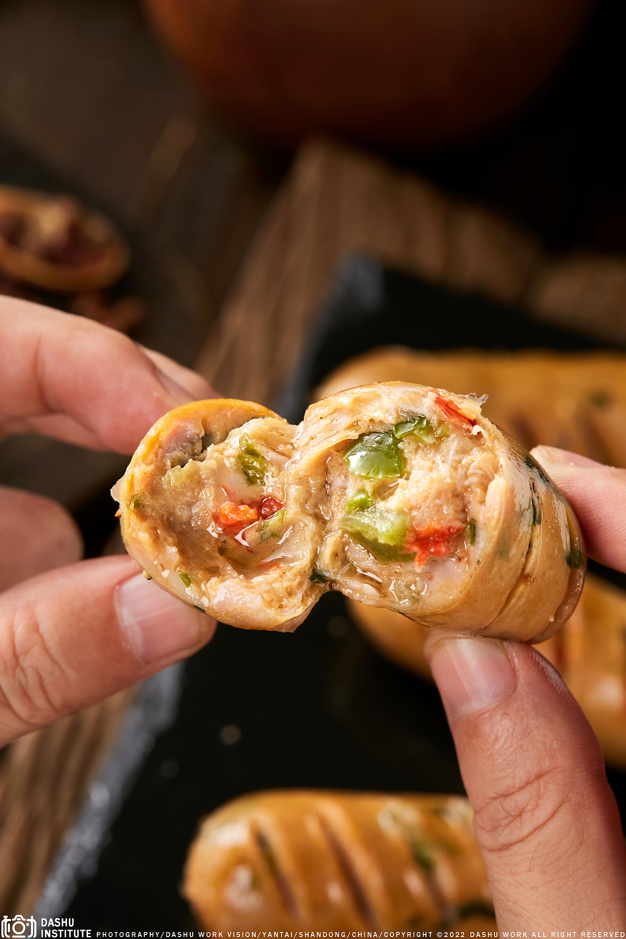 青红椒肠 | 火腿肠 | 香肠（图ZMzA1NjcyNjQ0） - 美食摄影 - 站酷设计师摄影小林原创素材 - 站酷ZCOOL