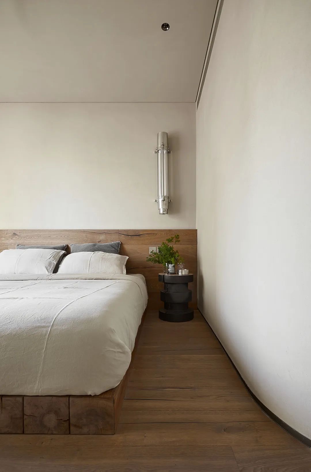 134㎡辣眼二手房,花80w换头式改造,不亏!