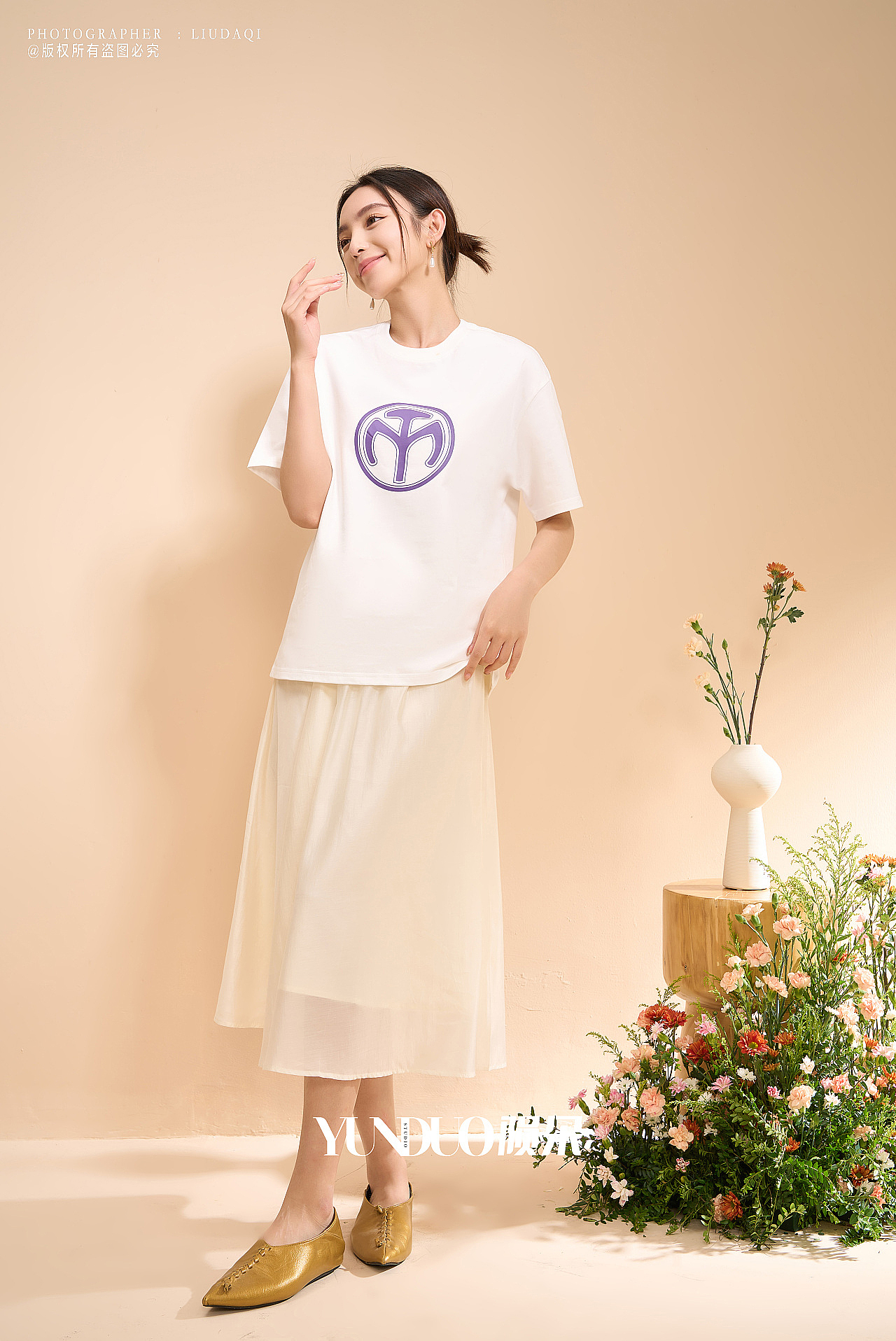 艺术家联名王超鹰 曼陀紫光 花总是要开的 T恤 上衣（图ZMzU0Nzk3Nzcy） - 产品摄影 - 站酷设计师陨朵视觉顾问原创素材 - 站酷ZCOOL