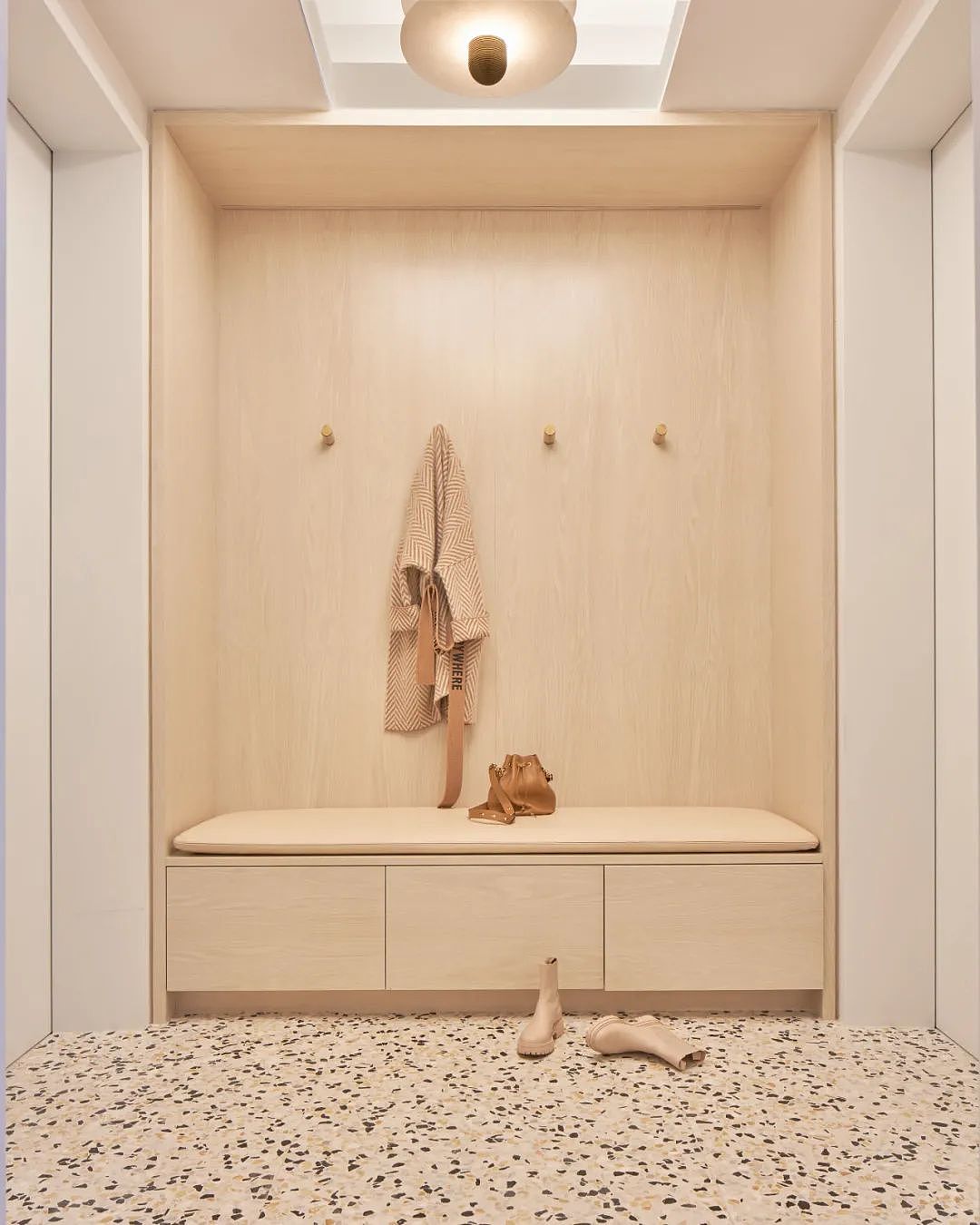 家装案例赏析——简约美，躺进羽毛般的温柔空间（图ZMzU4MTcyNzA4） - 家装设计 - 站酷设计师成都有木设计原创素材 - 站酷ZCOOL