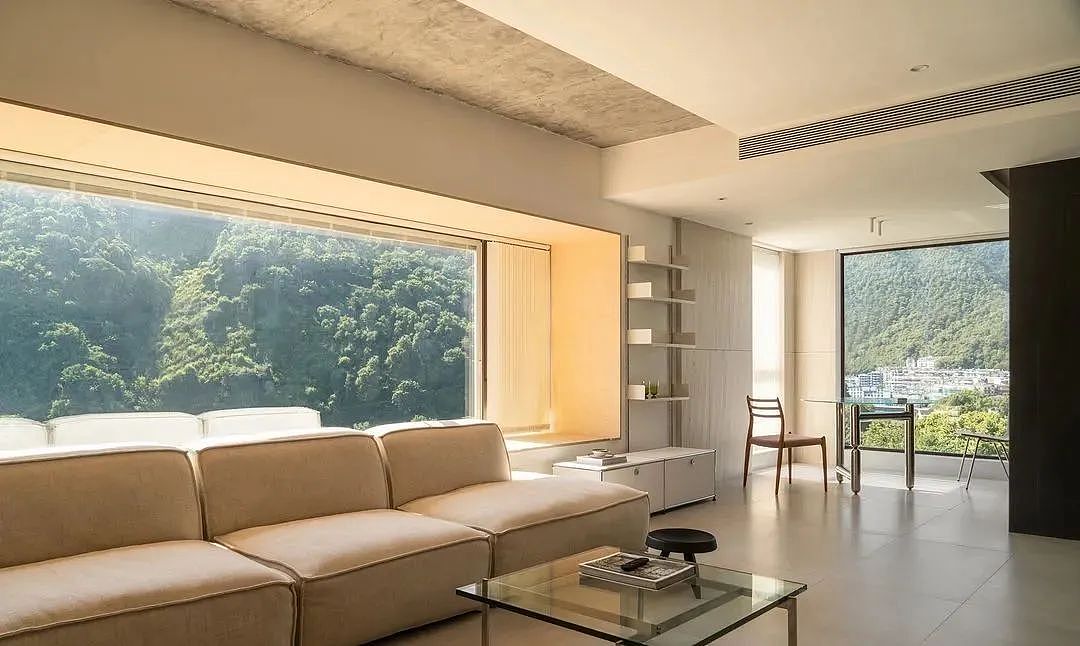 100平设计师自宅,桦木、洞石混凝土装点的“陋室铭”