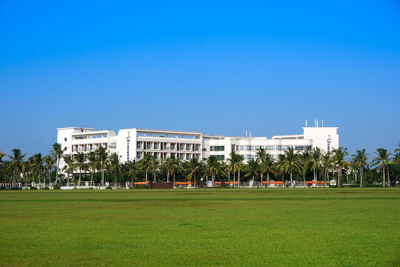 海南师范大学-大学城-周边环境-桂林洋厦门/摄影师/7年前/578浏览乃桦