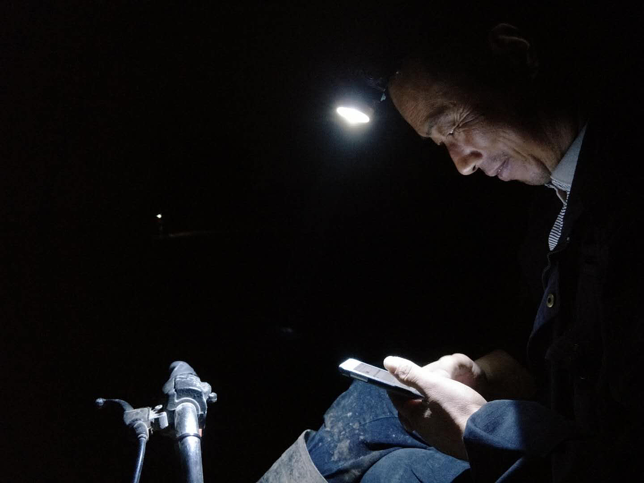 2018浇玉米之三（图ZMTE4NTc3MjYw） - 人文/纪实摄影 - 站酷设计师大俗的纪实摄影原创素材 - 站酷ZCOOL