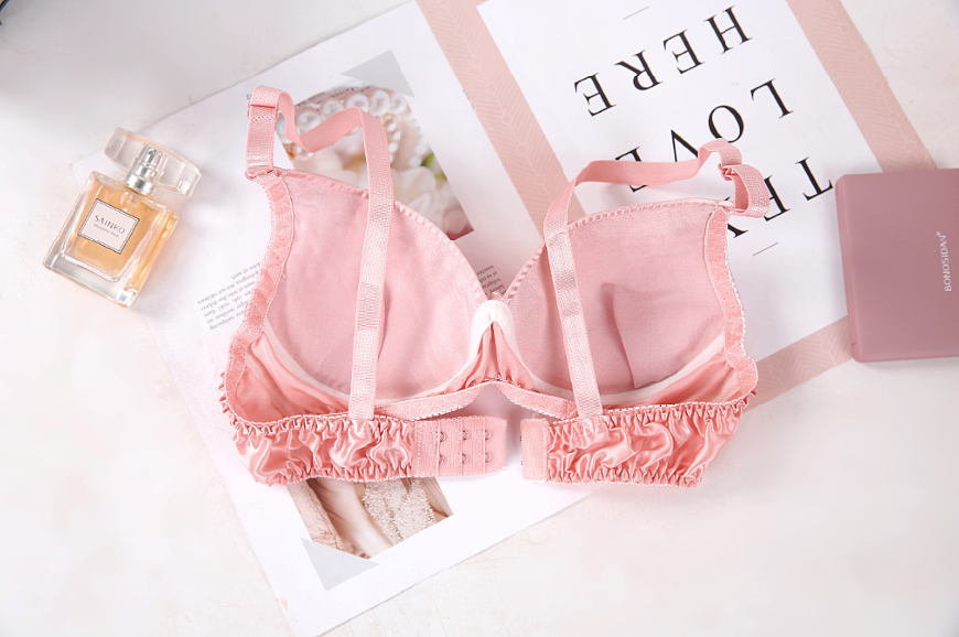 内衣静物场景拍摄 