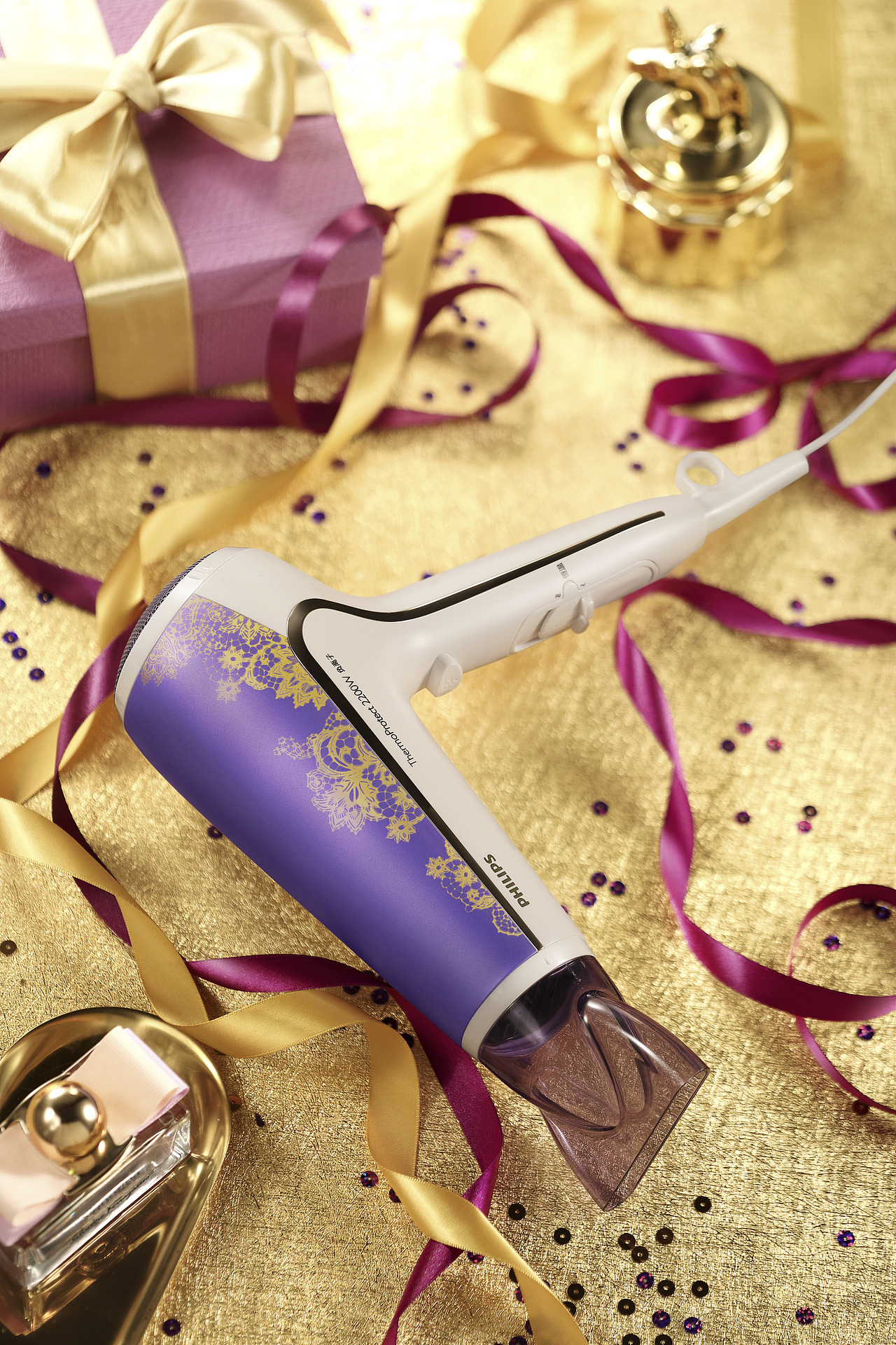 飞利浦吹风机广告图