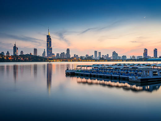 玄武湖畔的日落