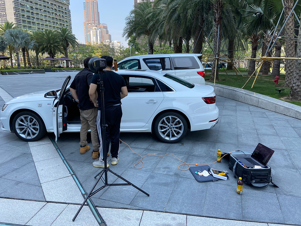 产品拍摄｜VIVO车载充电器手机游戏柄（图ZMjg3OTAxOTEy） - 产品摄影 - 站酷设计师卷毛Jake原创素材 - 站酷ZCOOL