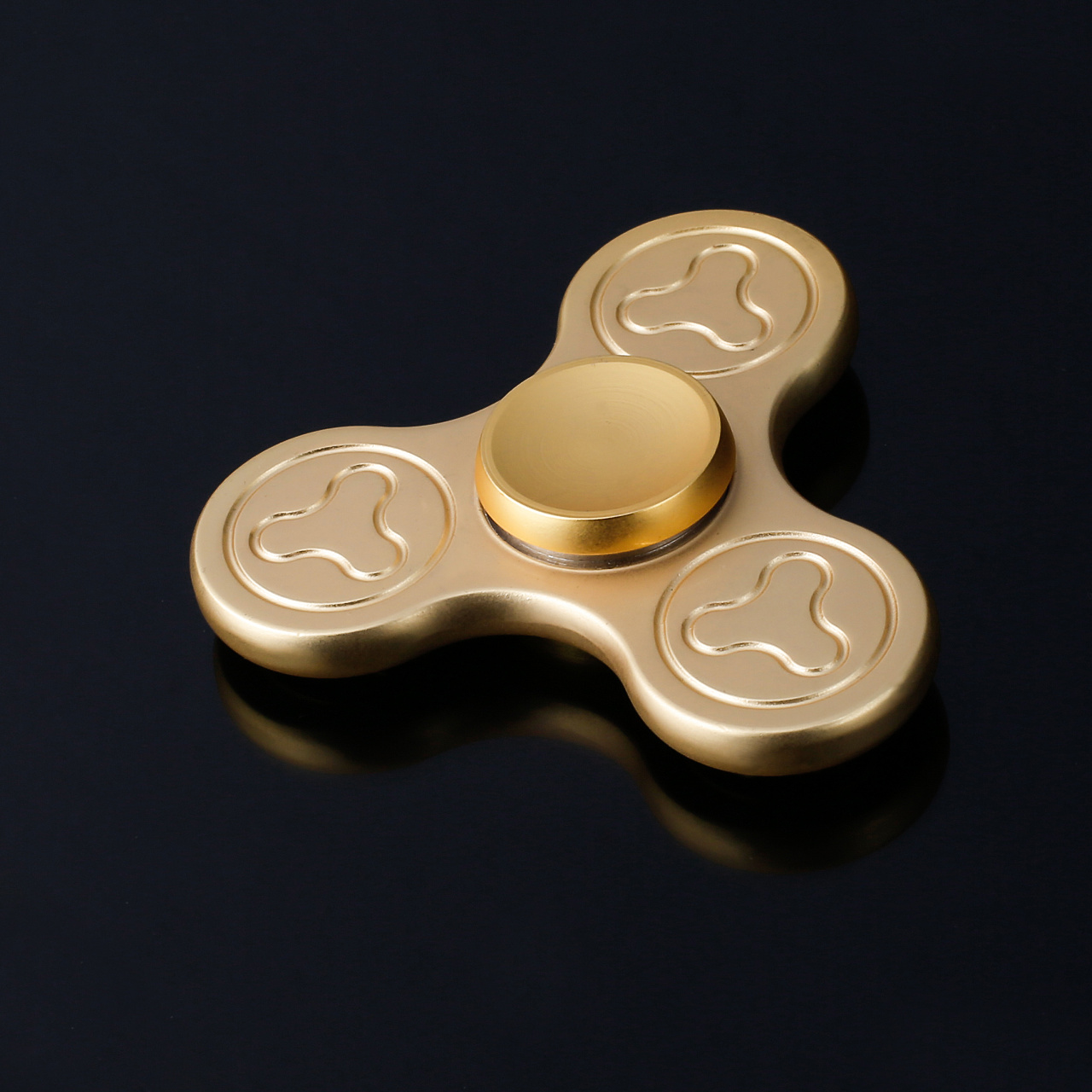 期待了好久的指尖陀螺其实没啥意思一直转