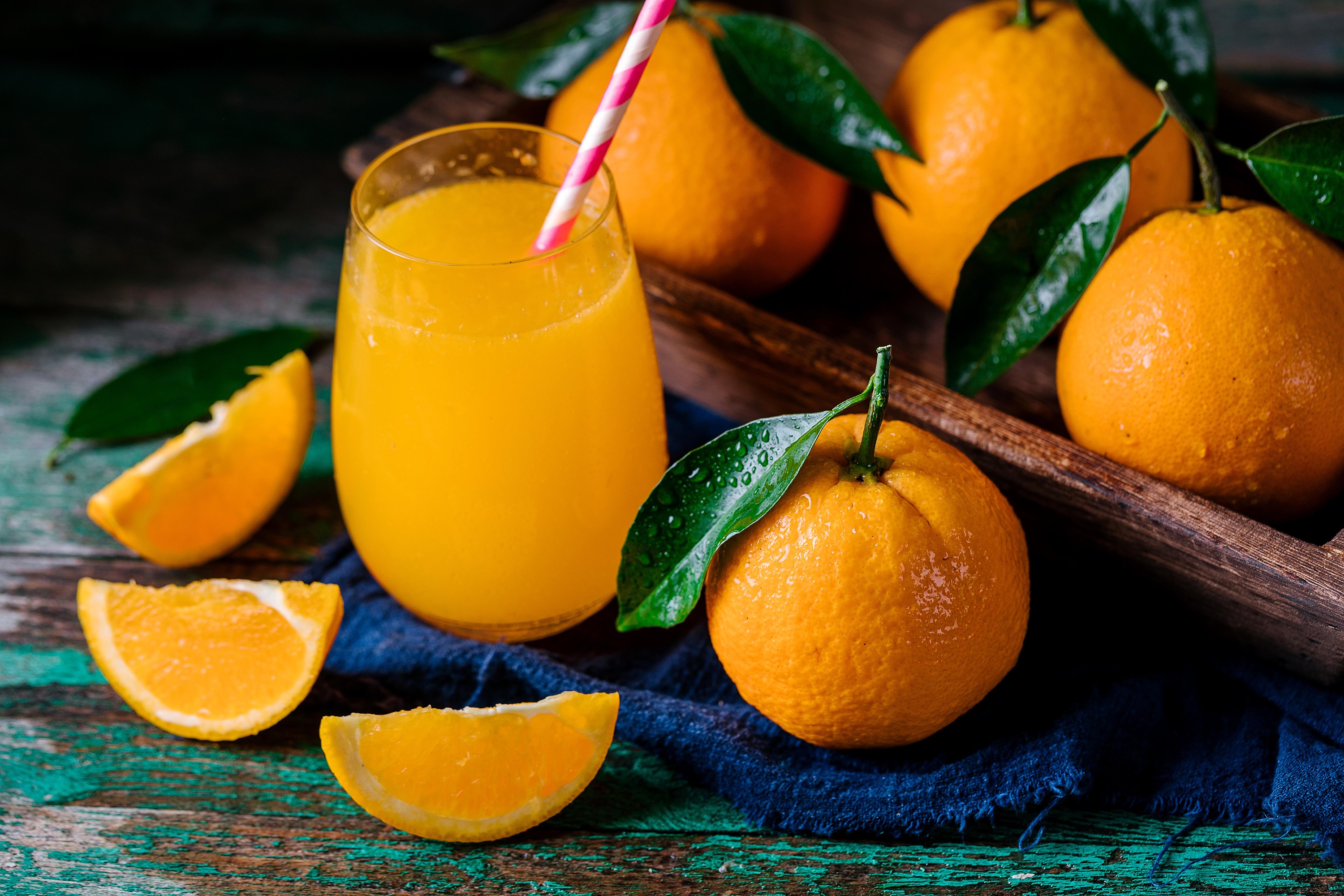 脐橙水果果汁摄影图高清摄影大图-千库网
