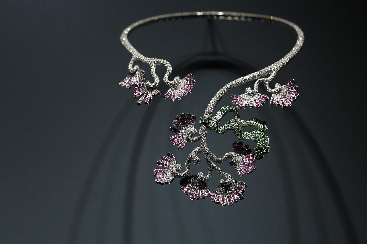 梵克雅寶中國展（圖ZMTEzNjgyMDQ0） - 產(chǎn)品攝影 - 站酷設(shè)計(jì)師鵠拍鸞射原創(chuàng)素材 - 站酷ZCOOL