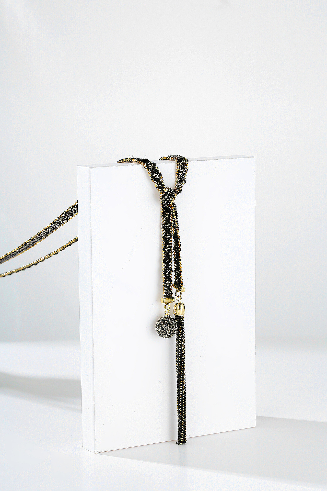 天猫合金饰品场景图毛衣链