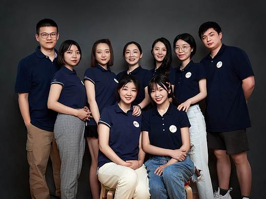 哈睿英语工作照