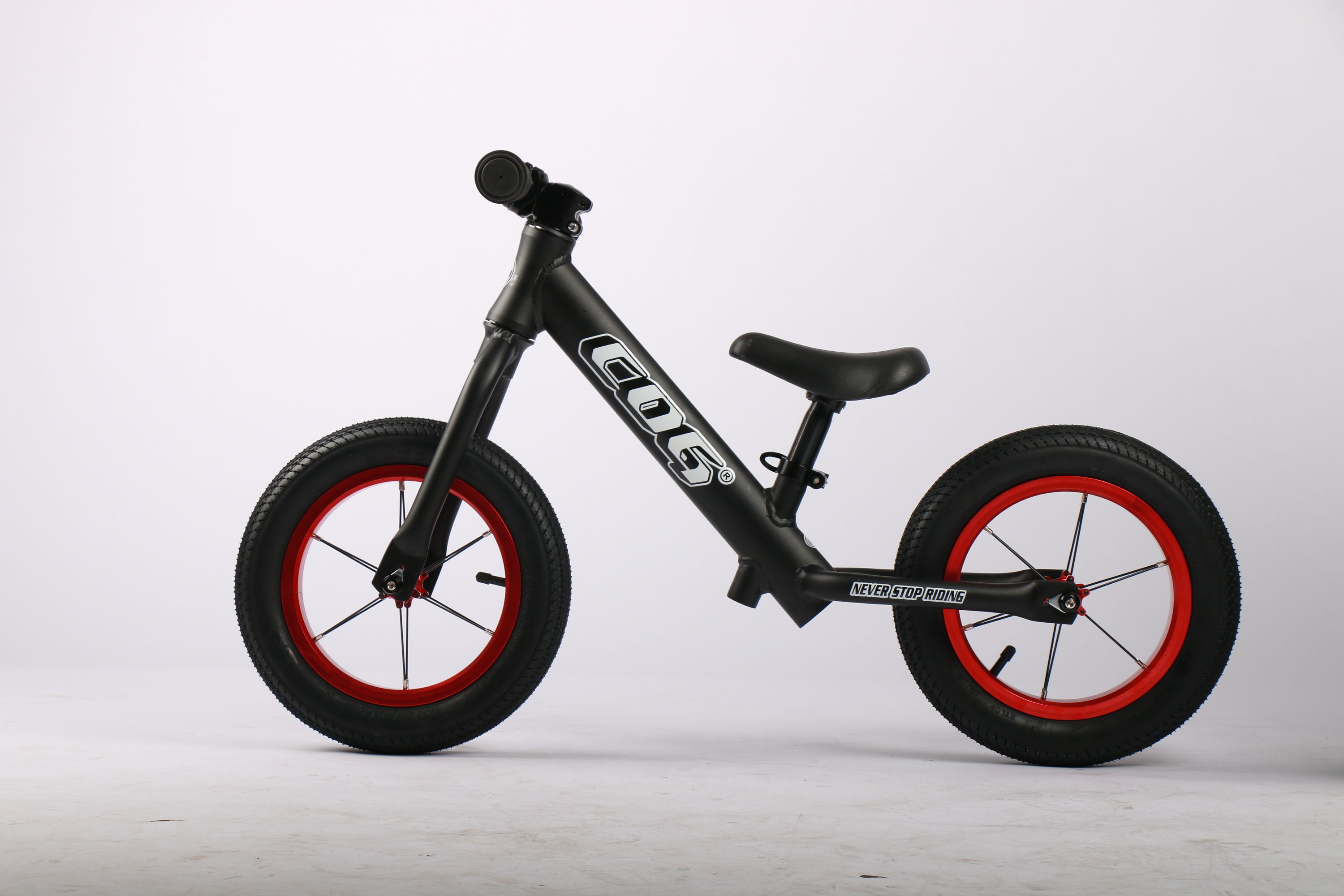 幼儿平衡车滑步车学步车