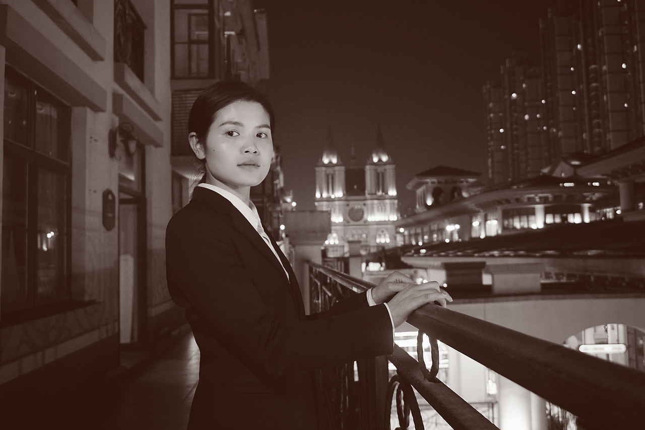 恋上一个人,爱上一座城——中国光谷步行街