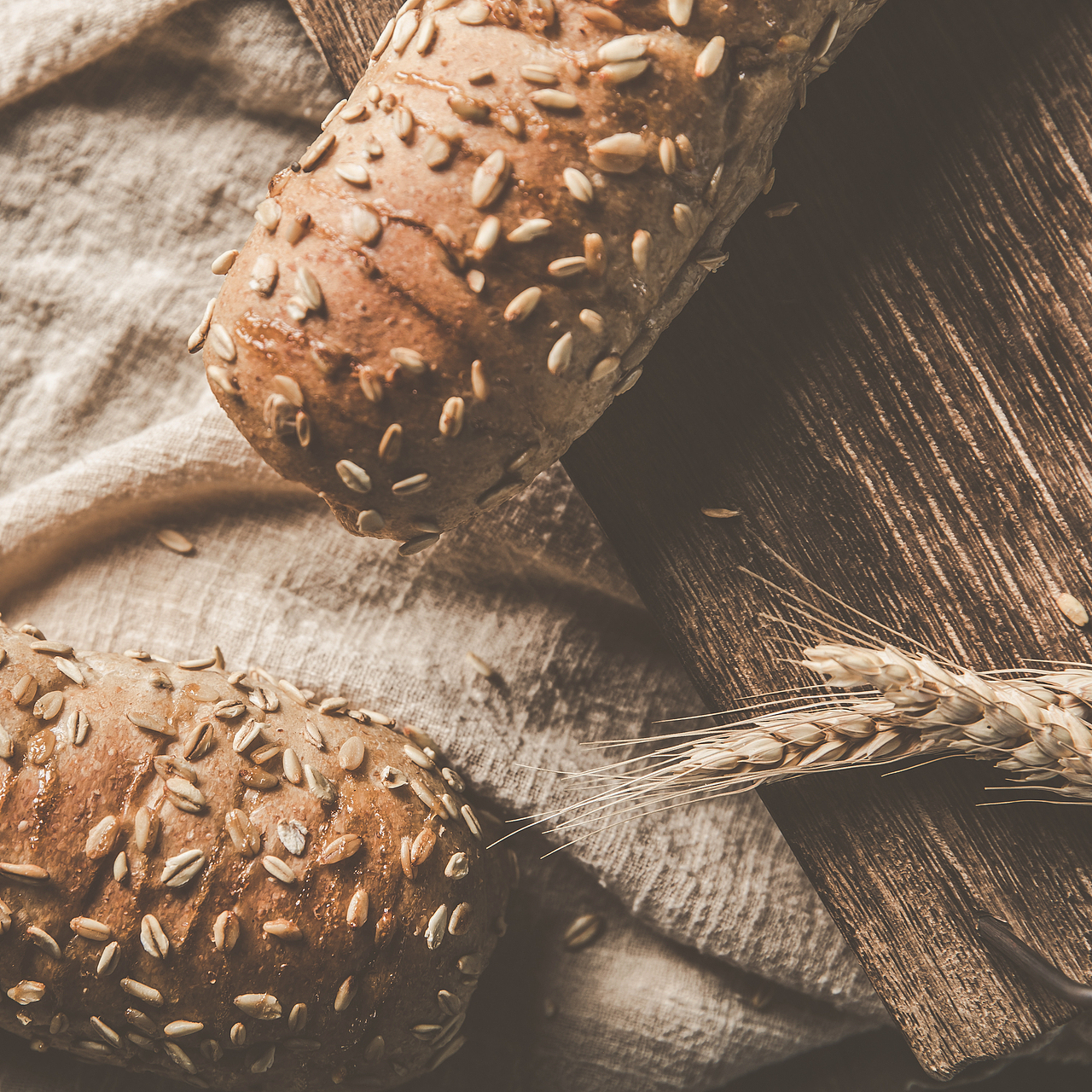 瓜子仁面包丨Melon Seed Bread