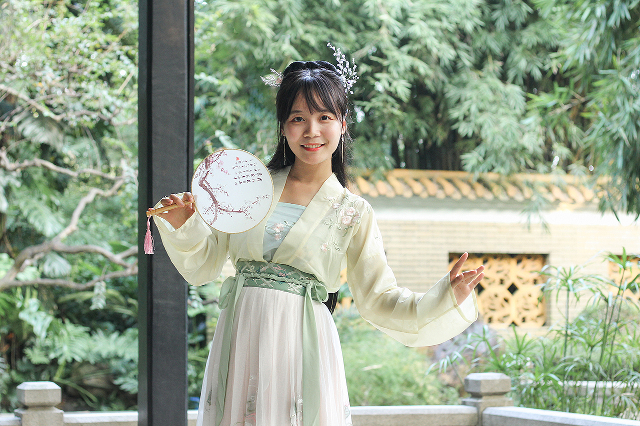 青青子衿汉服美人