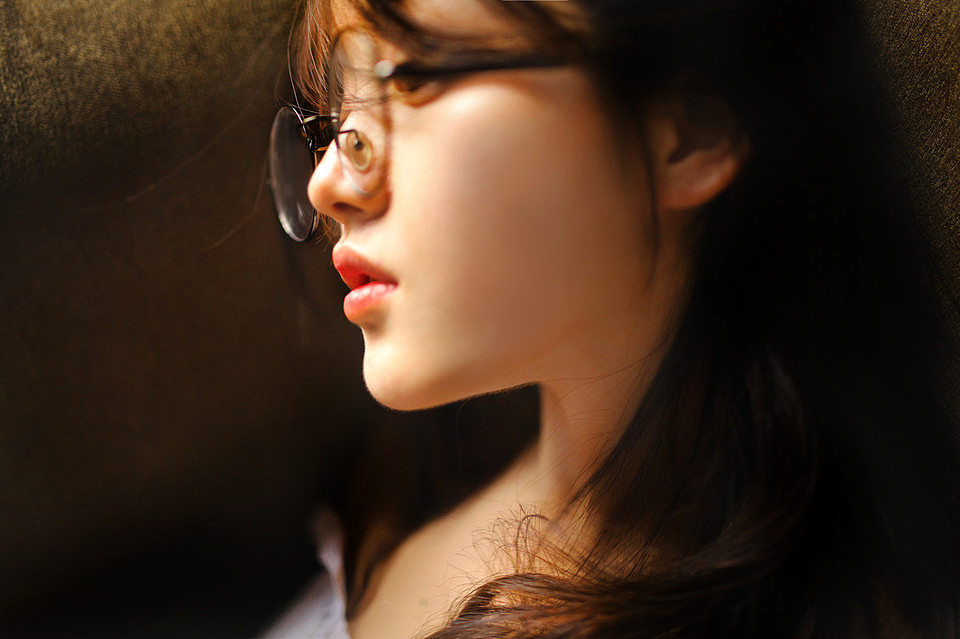 现实如此残酷，生活依旧继续！（图ZMTE3NjA5MDU2） - 人像摄影 - 站酷设计师失联的空号原创素材 - 站酷ZCOOL