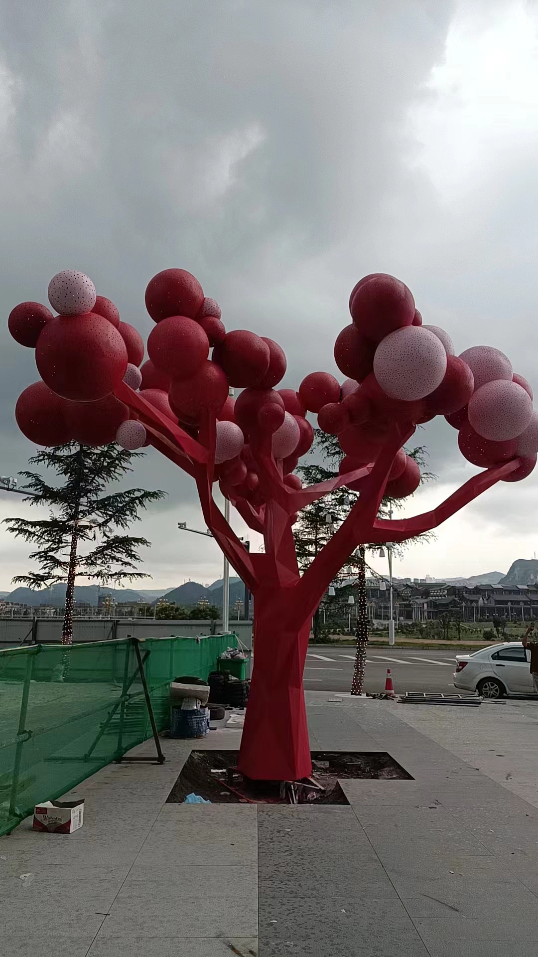 昆明-售楼部-树🌲生产-制作-安装过程展示（图ZMzQ4Nzc2Mzky） - 雕塑 - 站酷设计师德森雕塑标识景观原创素材 - 站酷ZCOOL