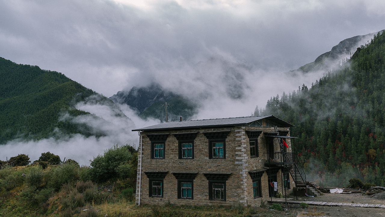 峰立万仞,海纳星辰-亚丁