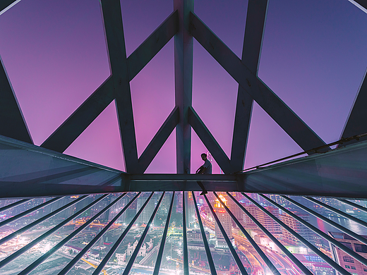 临空