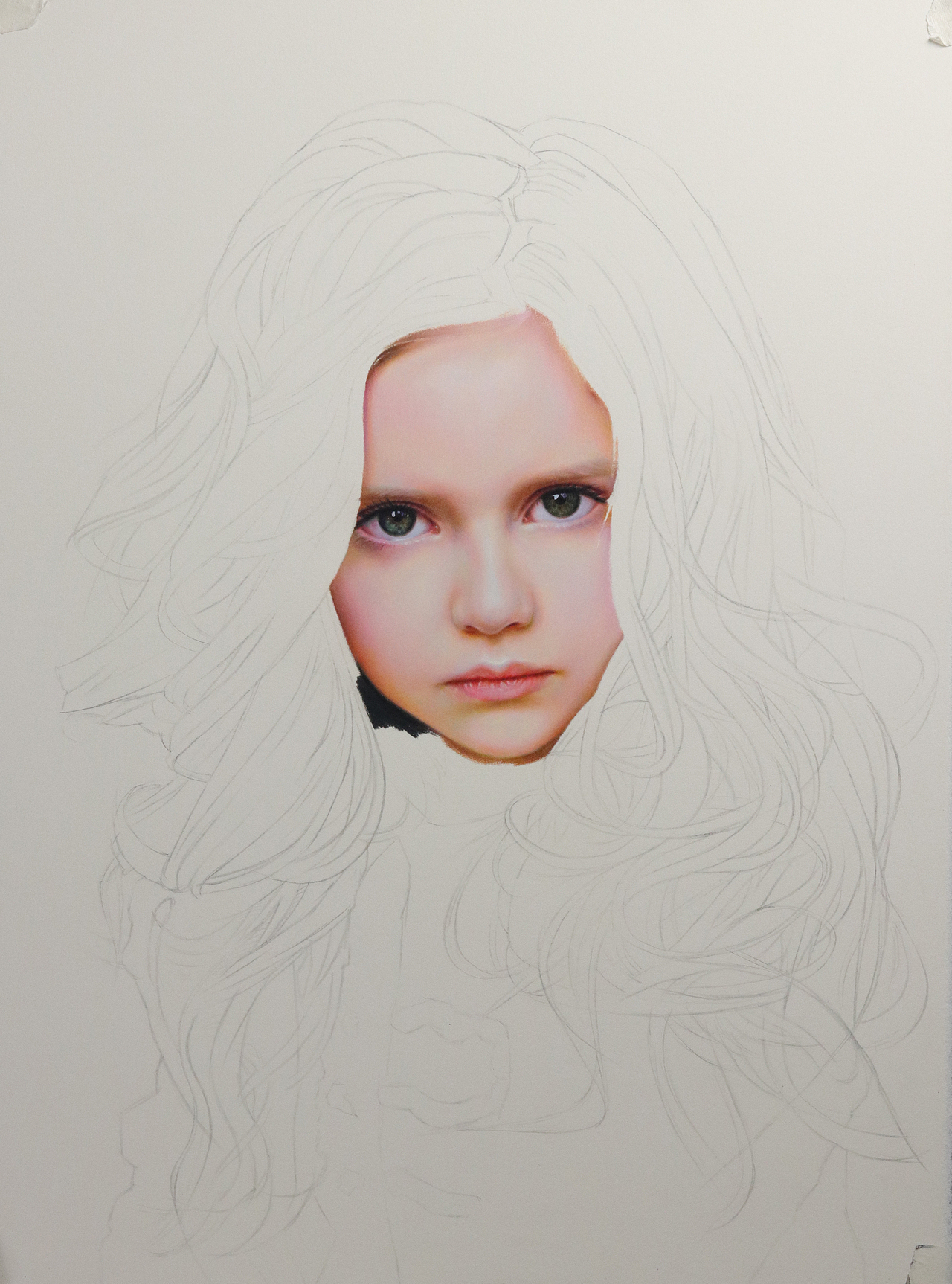 彩铅画金发小女孩