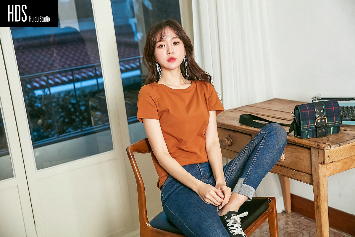 韩国模特韩风女装T恤拍摄