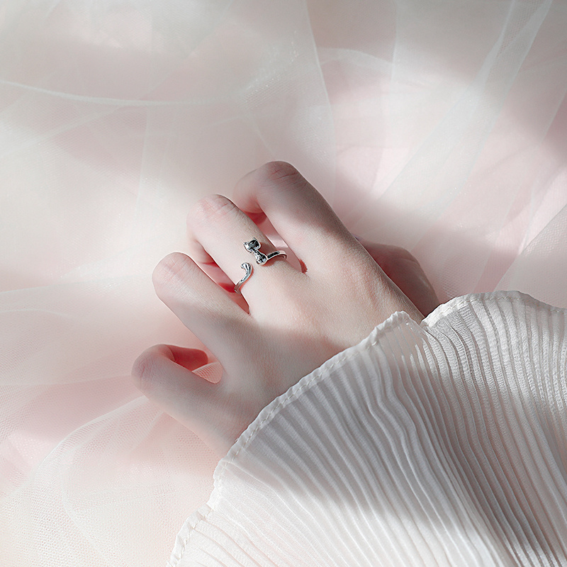 银饰品情侣戒指对戒首饰拍摄/电商模特拍照/饰品模特图