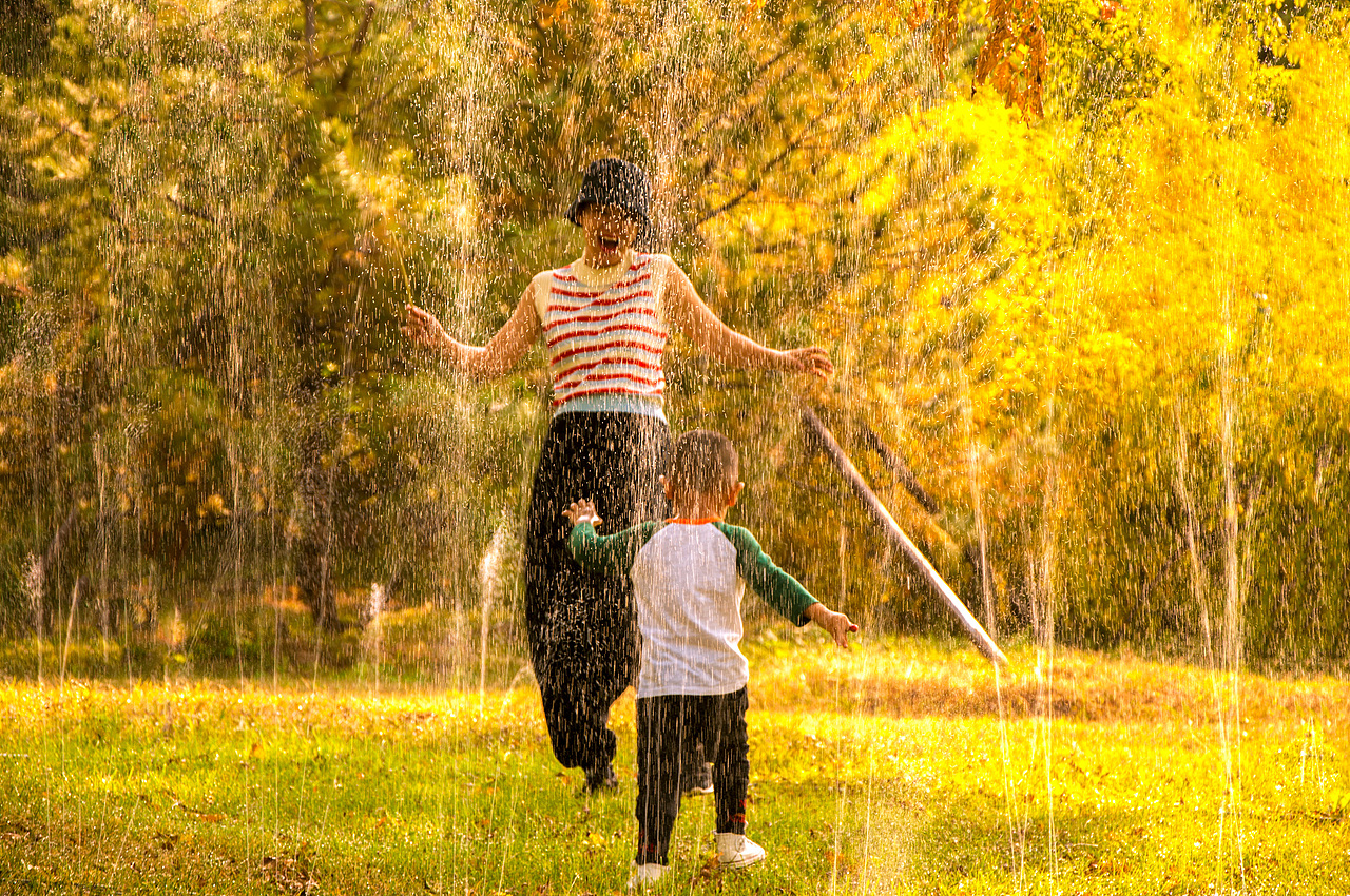 让金色将我们拥抱