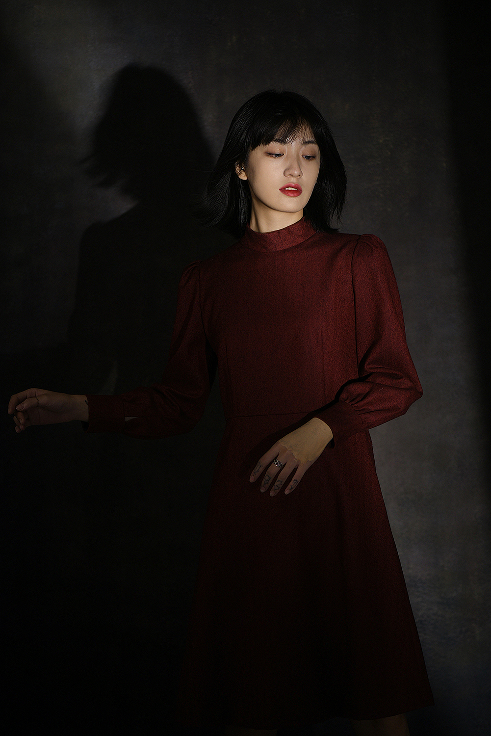 有黑暗才有光明（图ZMjE4ODU5NTQw） - 人像摄影 - 站酷设计师花路牛牛原创素材 - 站酷ZCOOL