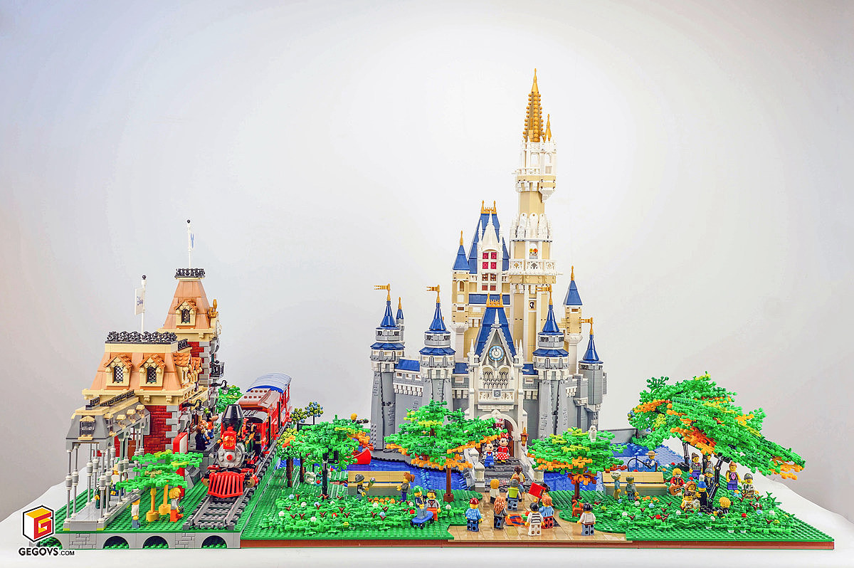 乐高迪士尼城堡&火车站沙盘,作品尺寸:102*77*77cm