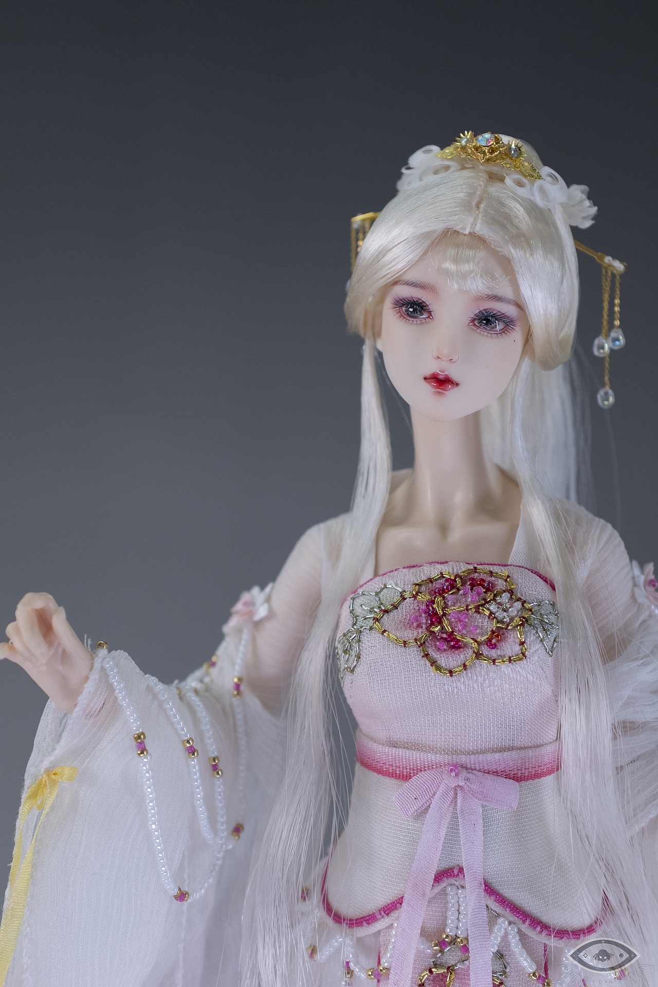 「睹尔DOOARE合作成品--夏至」
妆师:龙龙龙<br>服装师:静轩阁<br>发型&首饰师:范范