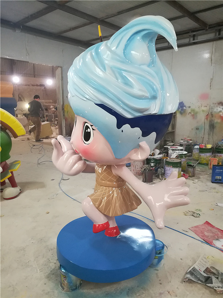 品牌企业形象吉祥物雕塑绝好的展示了它的魅力,玻璃钢吉祥物雕塑,创意企业形象卡通公仔雕像,品牌ip形象卡通吉祥物塑像玻璃钢卡通形象吉祥物雕塑,成为企业品牌一面 的旗帜;是一种相对较新的商业行为。它通常具有 的个性,鲜明的外在形象,活泼可爱,语言幽默,生动有趣的造型,并且人们都喜欢它。