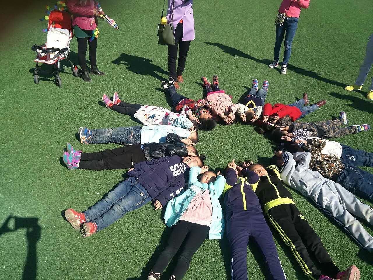 巴音镇幼儿园草莓二班春游亲子活动 2017.4.2