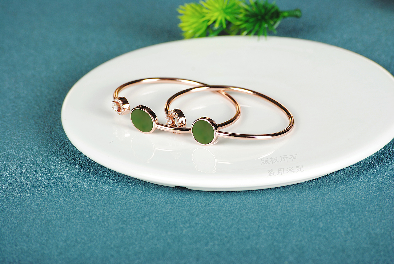 和田玉手镯摆拍幸运草手镯天猫淘宝小清新银镶玉手镯