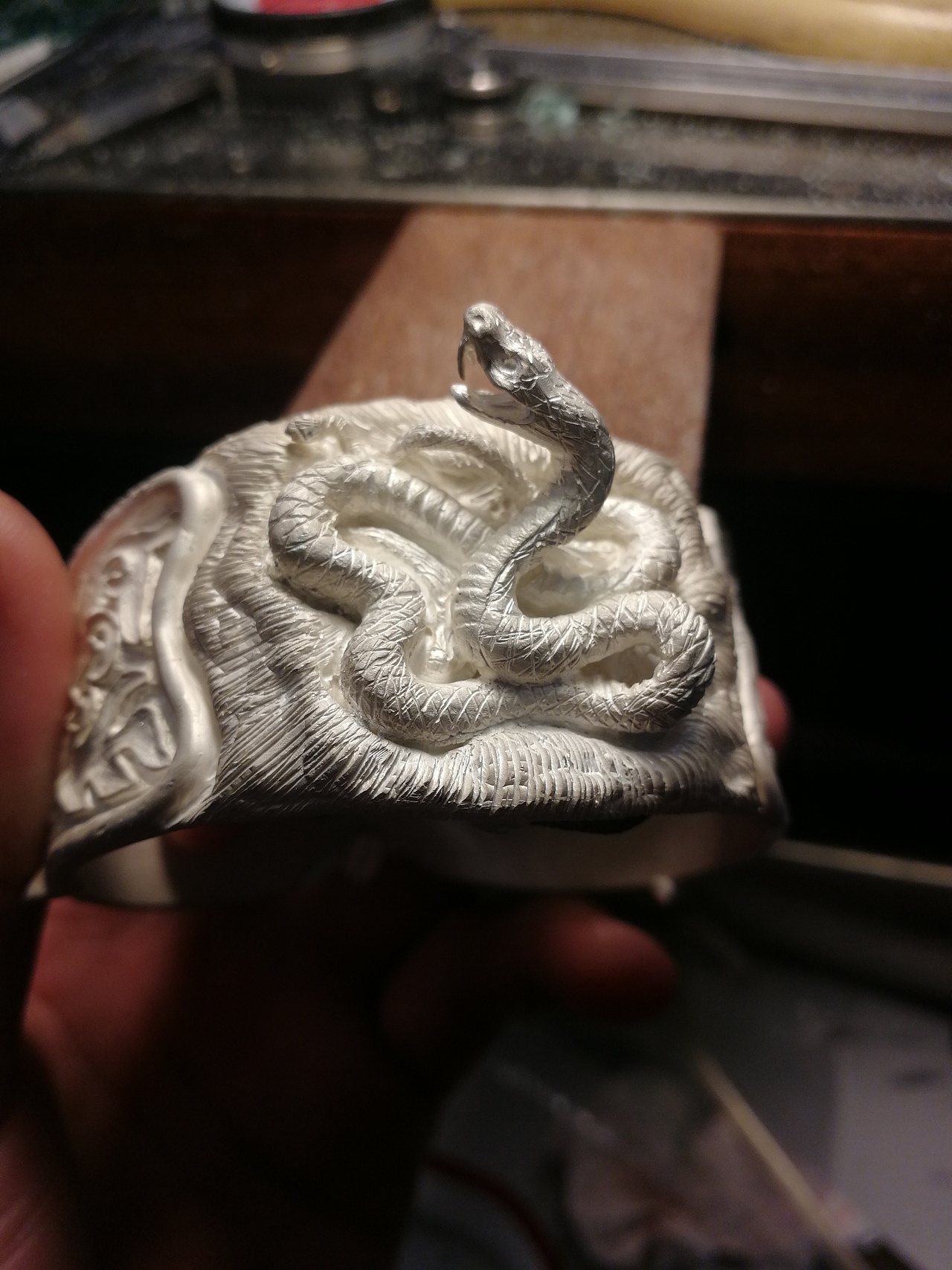 原创手镯手工雕蜡|手工艺|首饰设计|赤道工艺_原创作品-站酷zcool