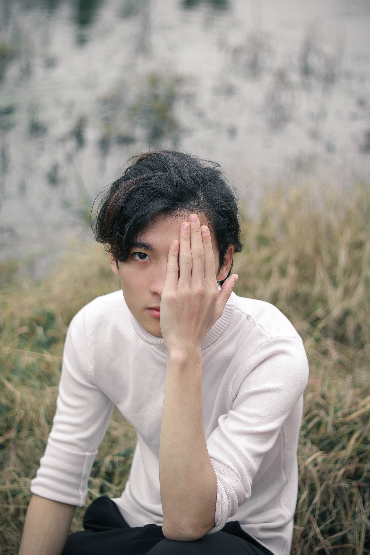 男生拍摄《河边》|摄影|人像摄影|爱摄影的子墨_原创作品-站酷zcool