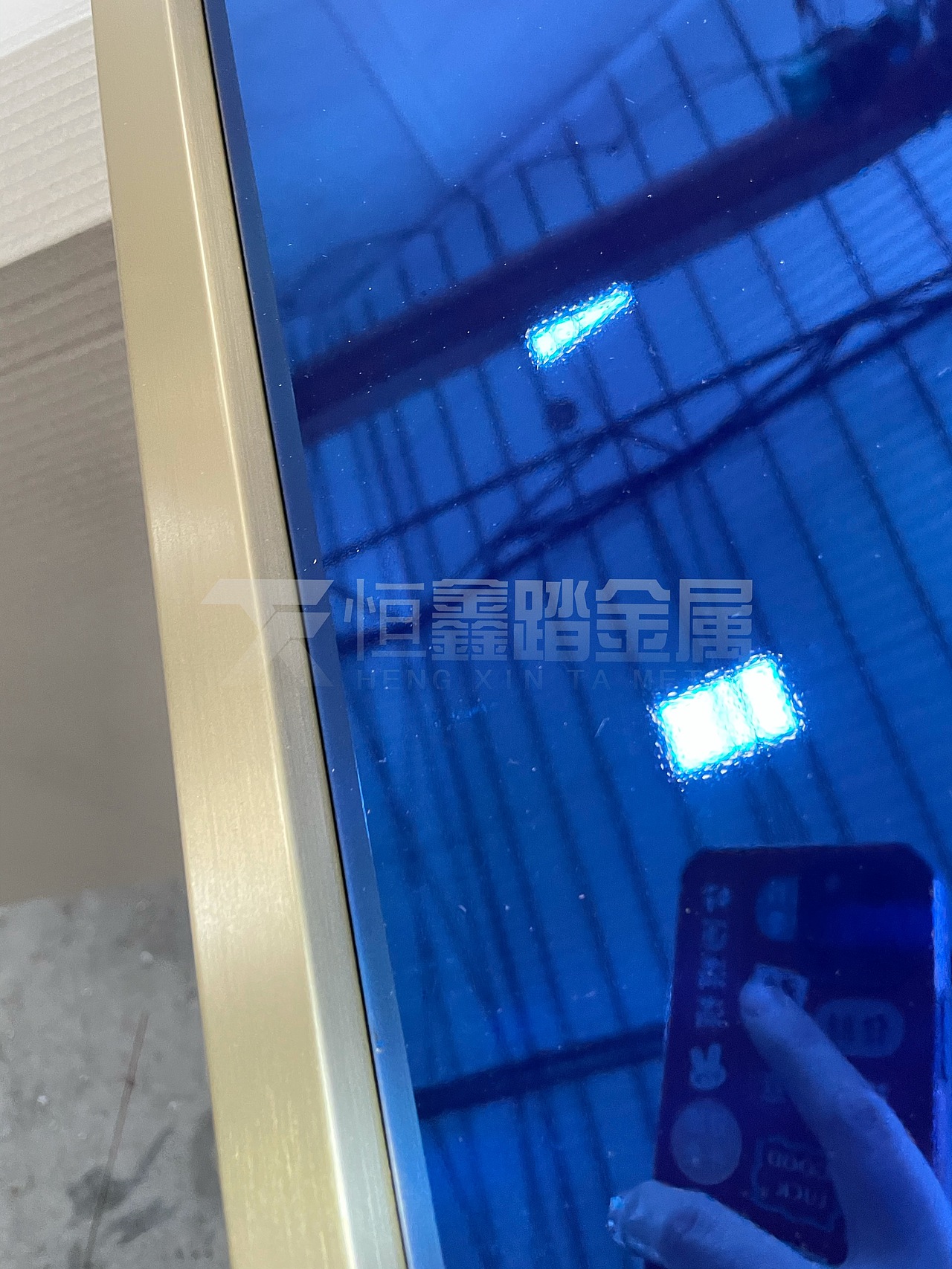 超奢华! 香槟金不锈钢边框镶嵌镜面宝石蓝不锈钢屏风