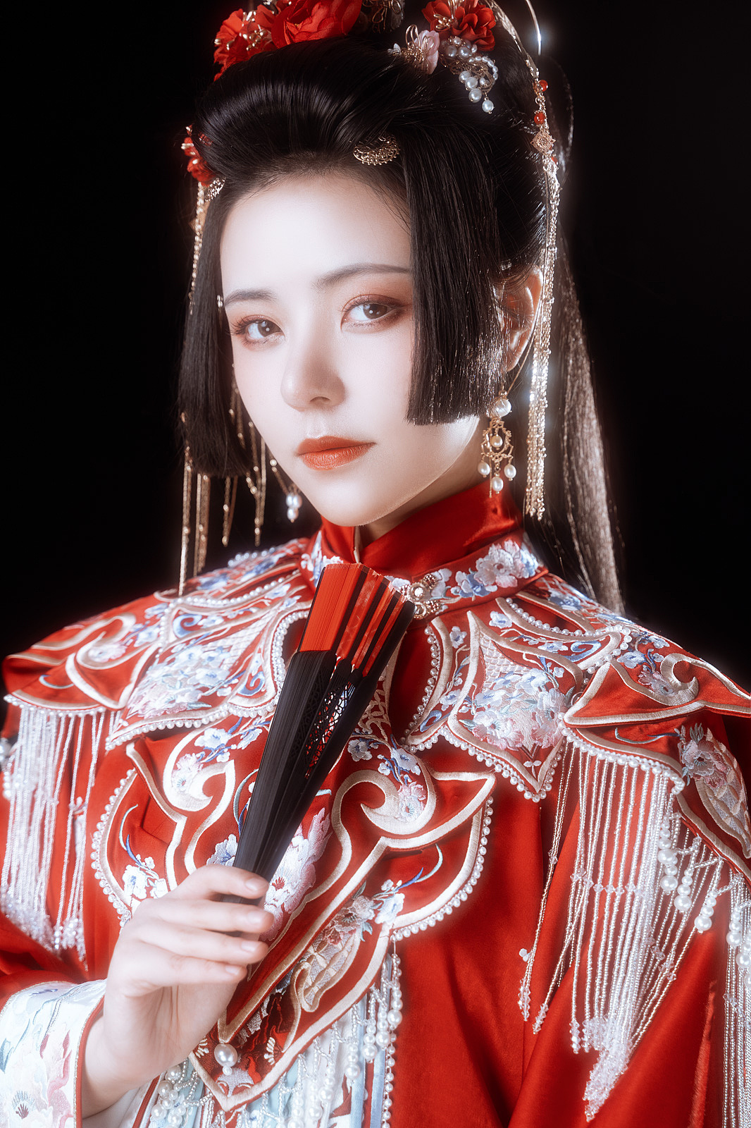 千秋无绝色,悦目是佳人