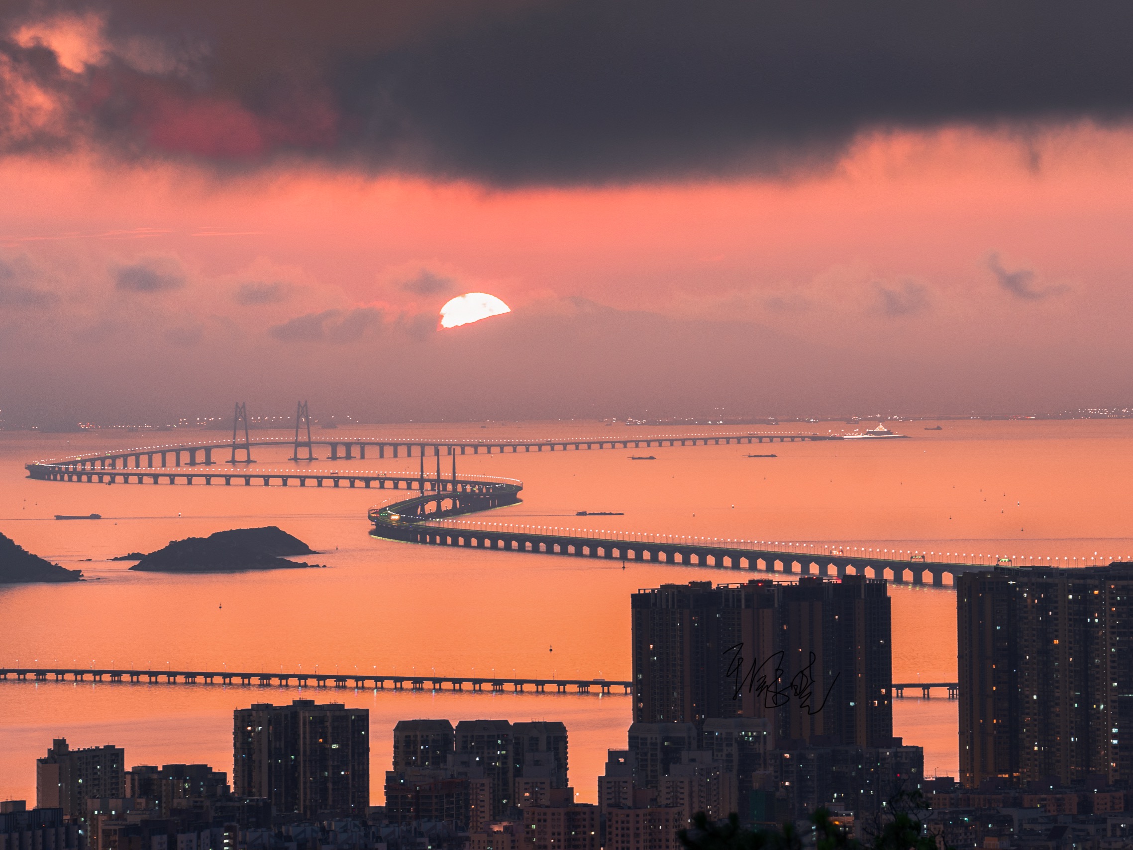 港珠澳大桥24日开通 江门当天将有班车首发直达_江门新闻_江门广播电视台