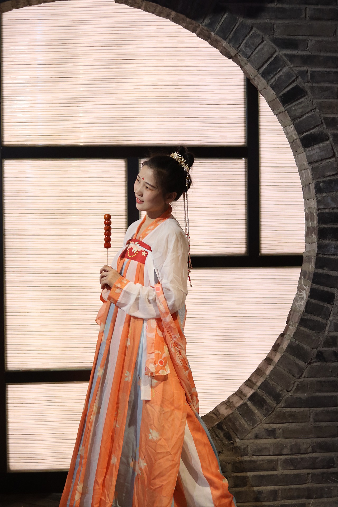 人要先感到幸福 才能看到玫瑰