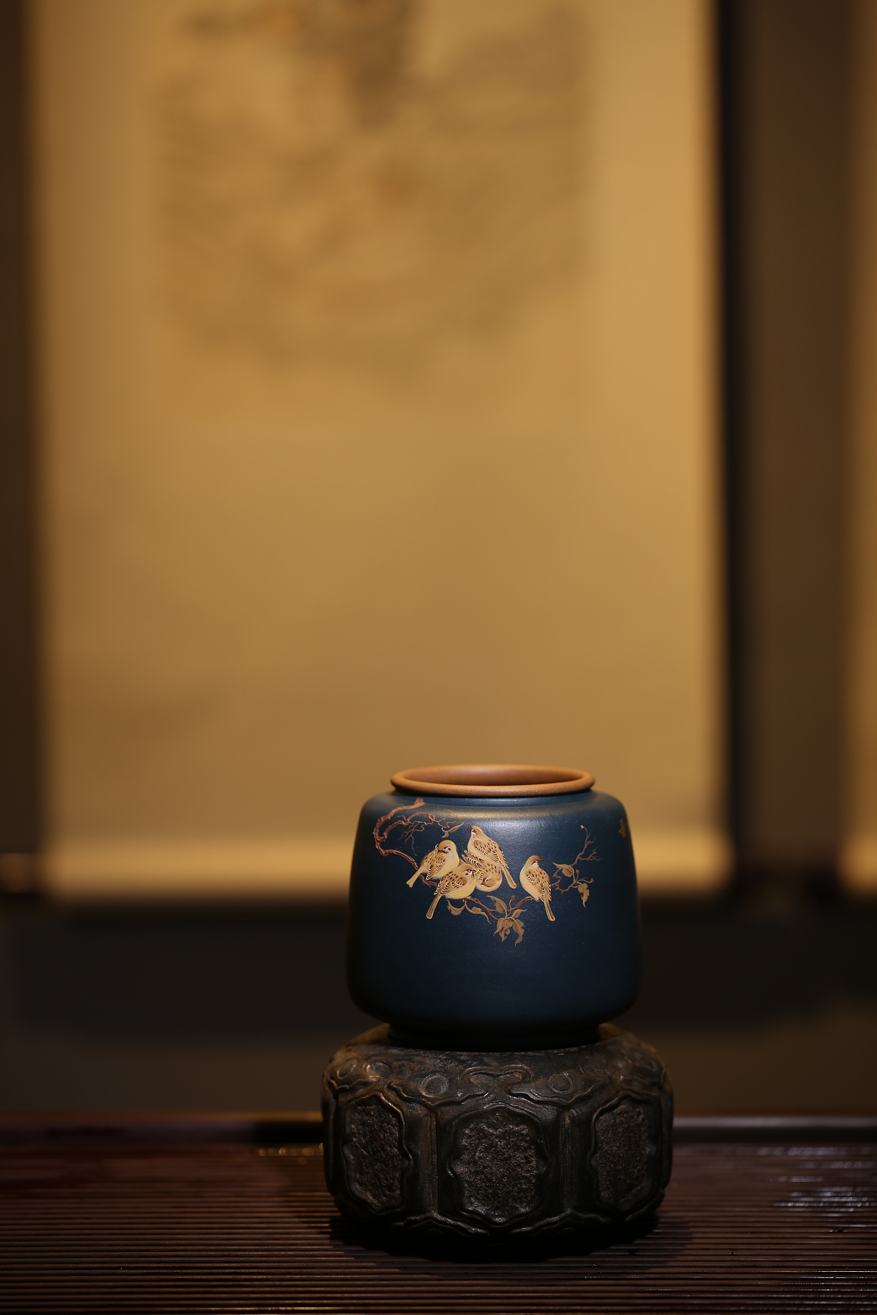 紫砂泥绘瓦雀栖枝图.