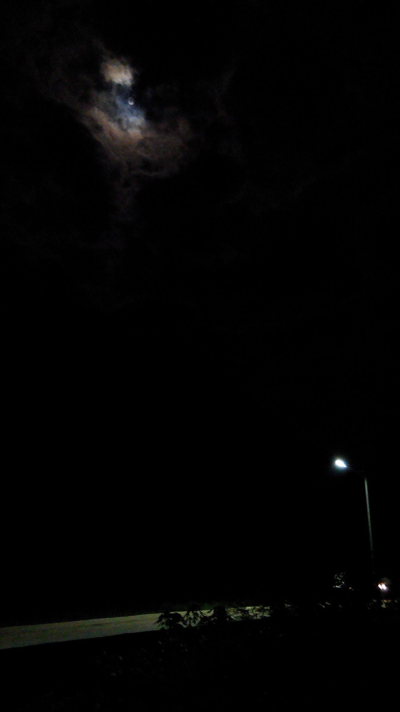 十月的空气带着秋凉