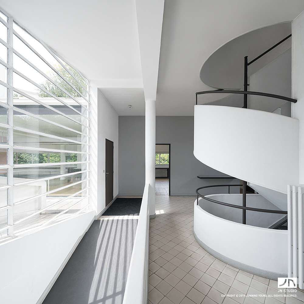 萨伏依别墅悬浮在梦想中的白盒子