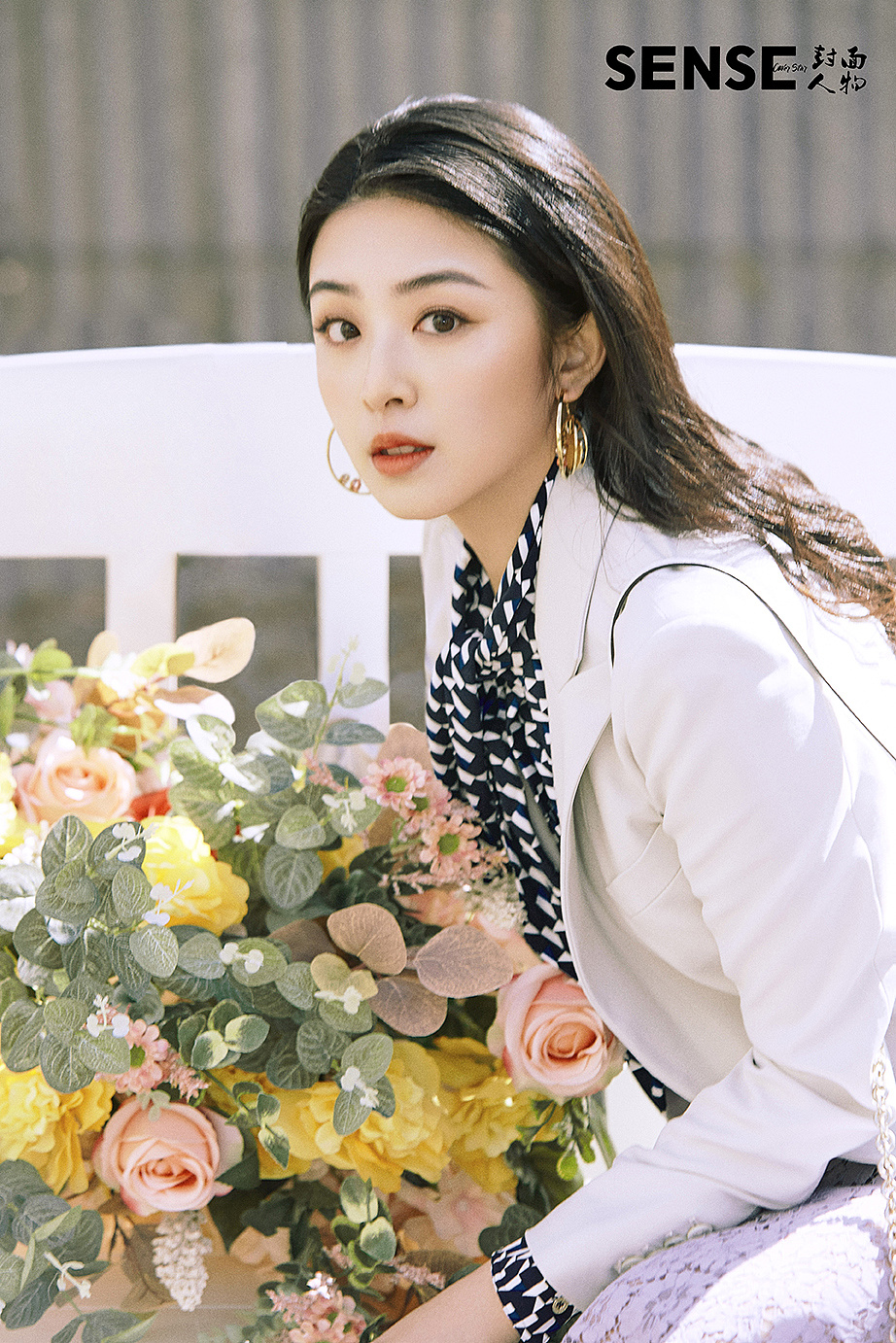 sense杂志封面人物张含韵