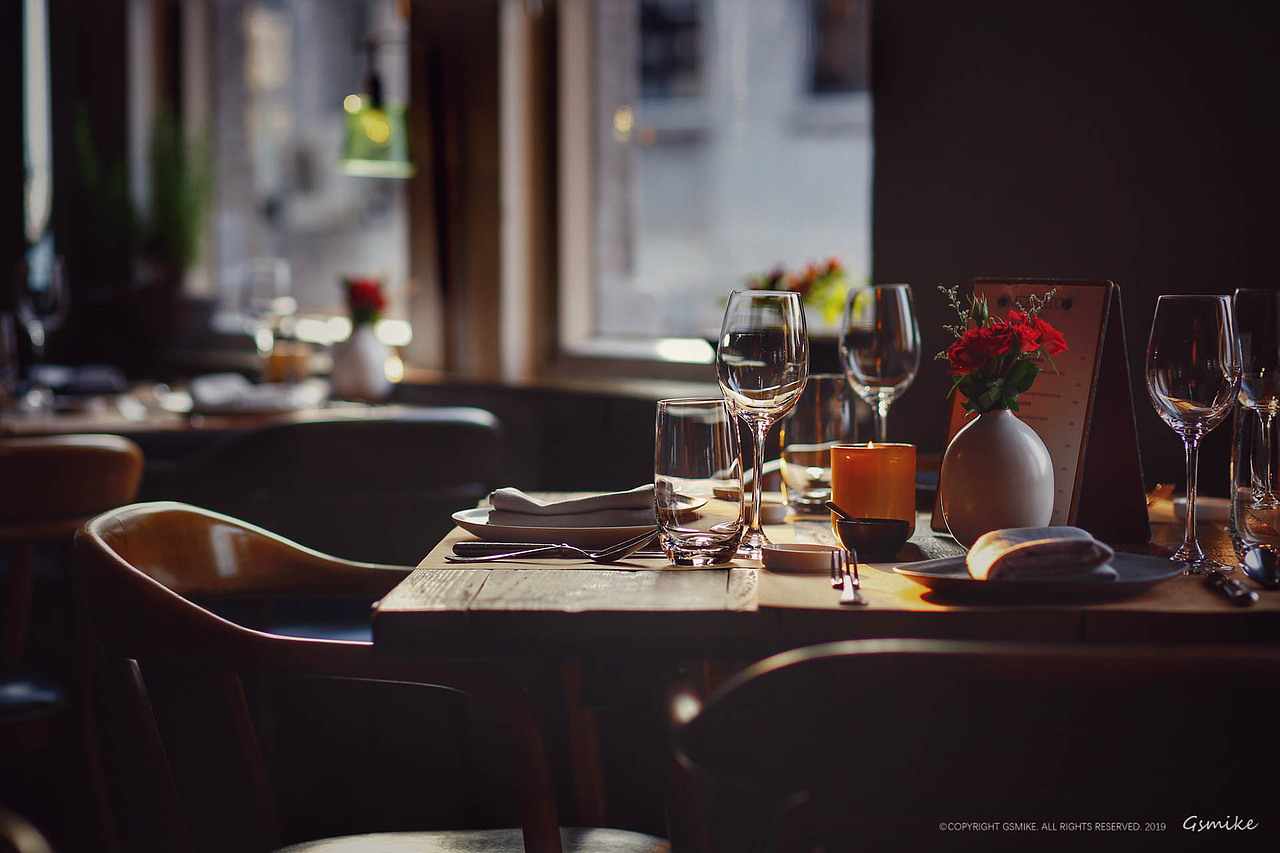 选一个阳光明媚的下午,坐在Mercato的餐厅里,看外滩熙熙攘攘,脸上写满惬意